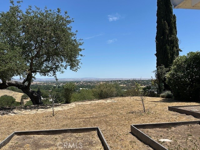 215 Hilltop, Paso Robles, CA 93446