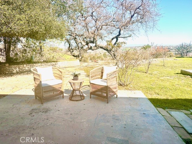 215 Hilltop, Paso Robles, CA 93446