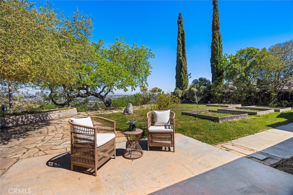 215 Hilltop, Paso Robles, CA 93446