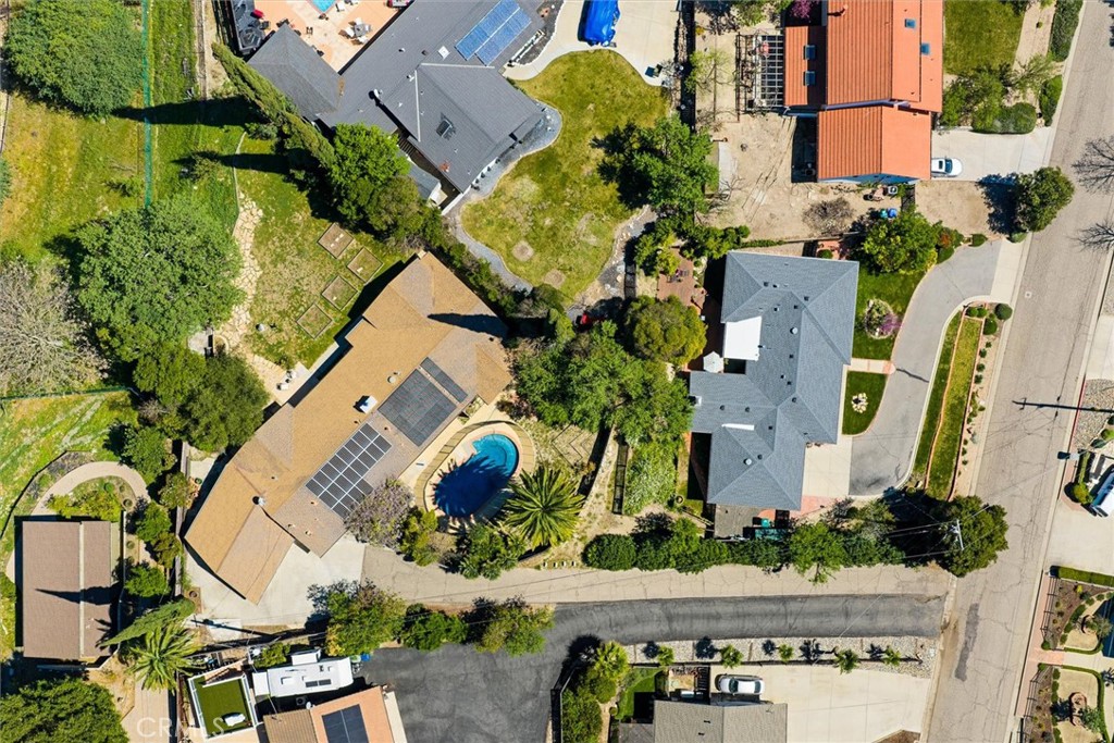 215 Hilltop, Paso Robles, CA 93446