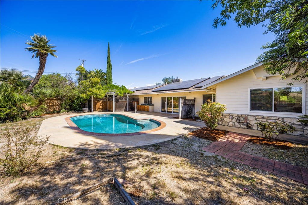 215 Hilltop, Paso Robles, CA 93446