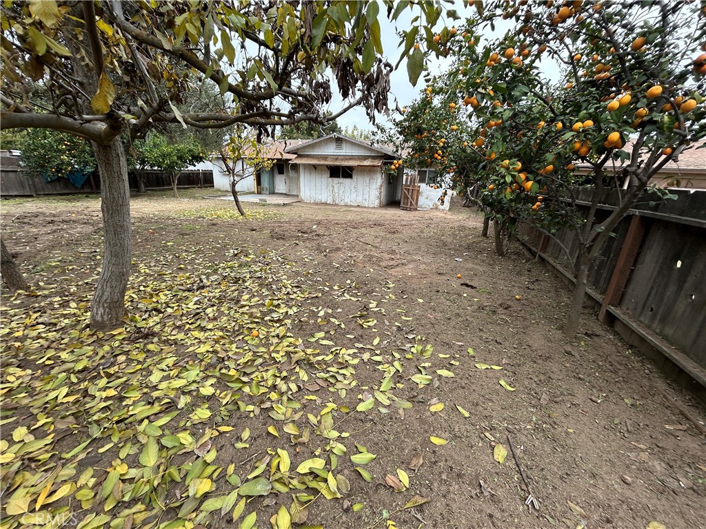 755 H, Parlier, CA 93648