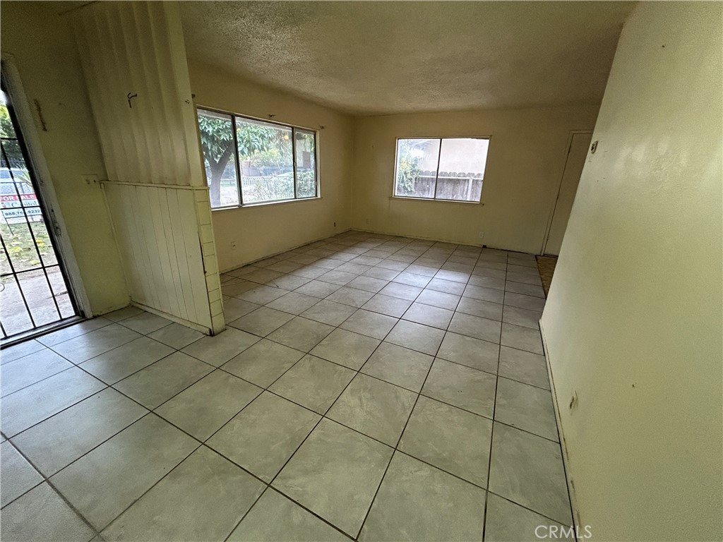 755 H, Parlier, CA 93648