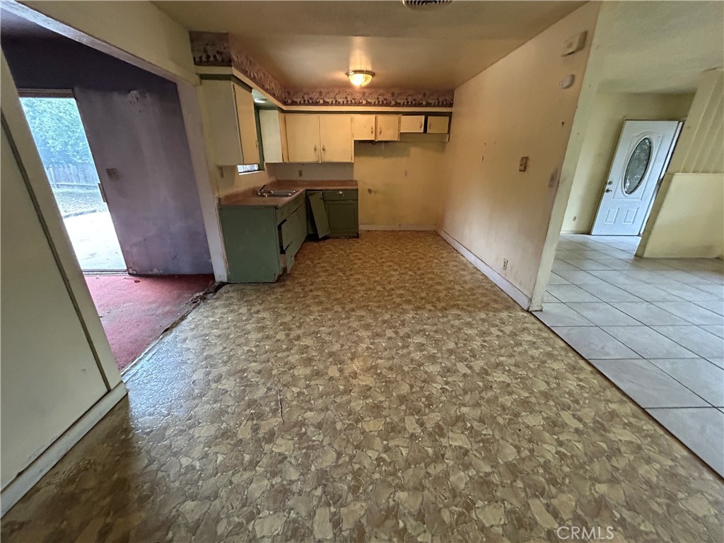 755 H, Parlier, CA 93648