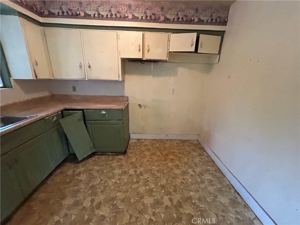 755 H, Parlier, CA 93648