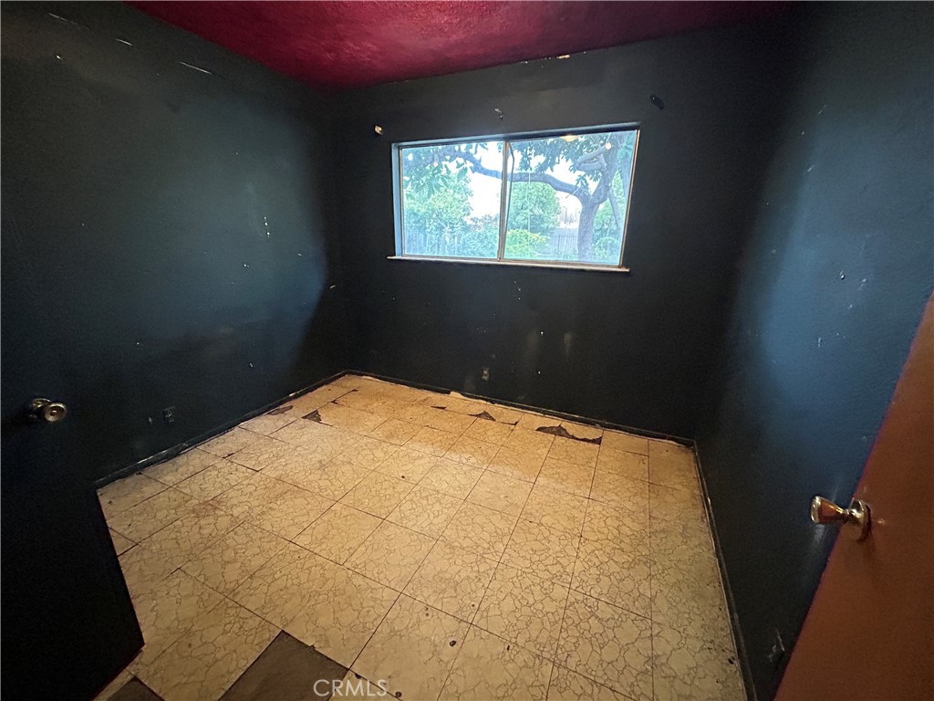 755 H, Parlier, CA 93648