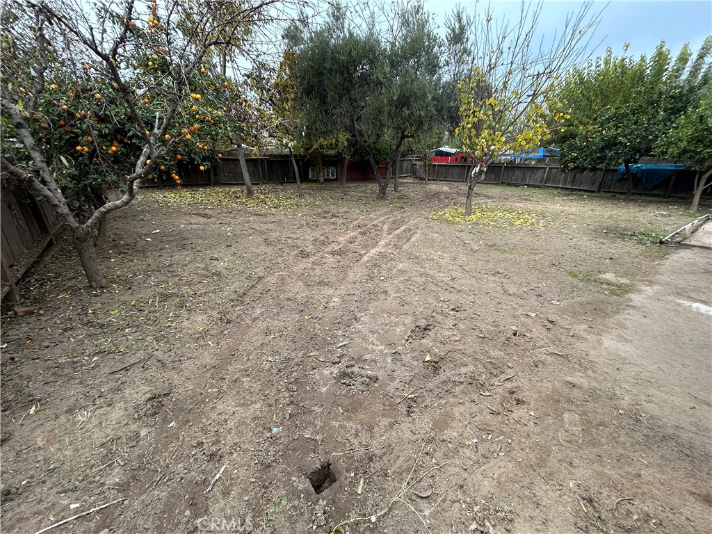 755 H, Parlier, CA 93648