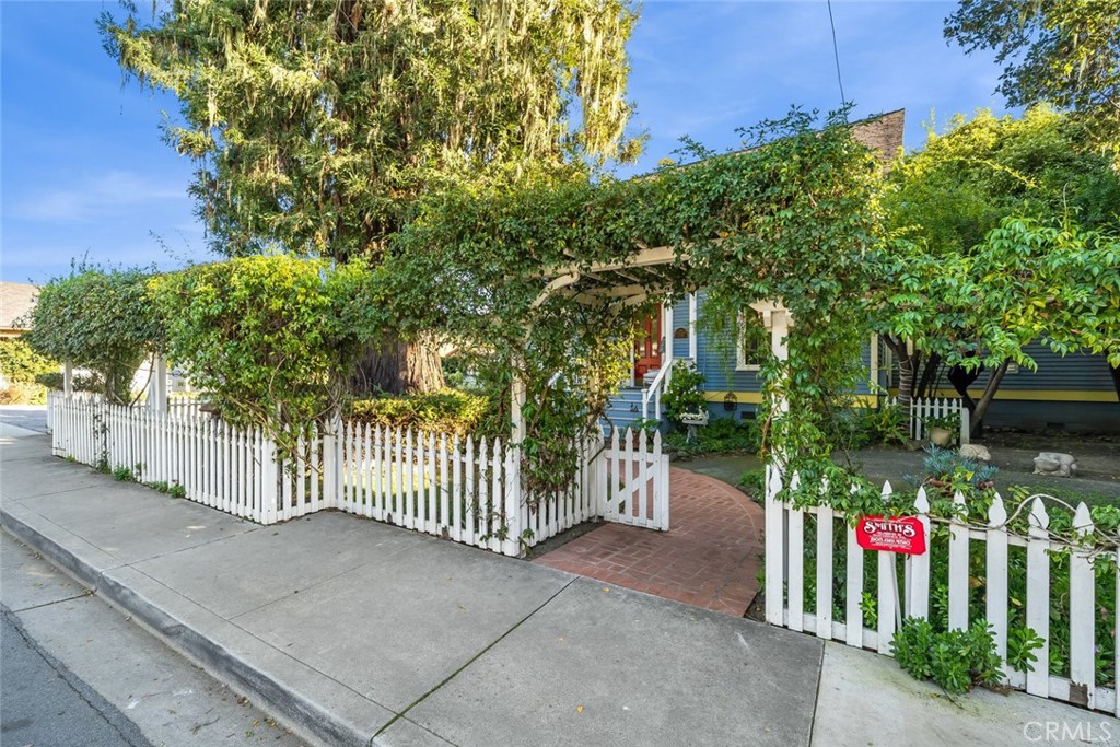 2476 Main Street, Cambria, CA 93428