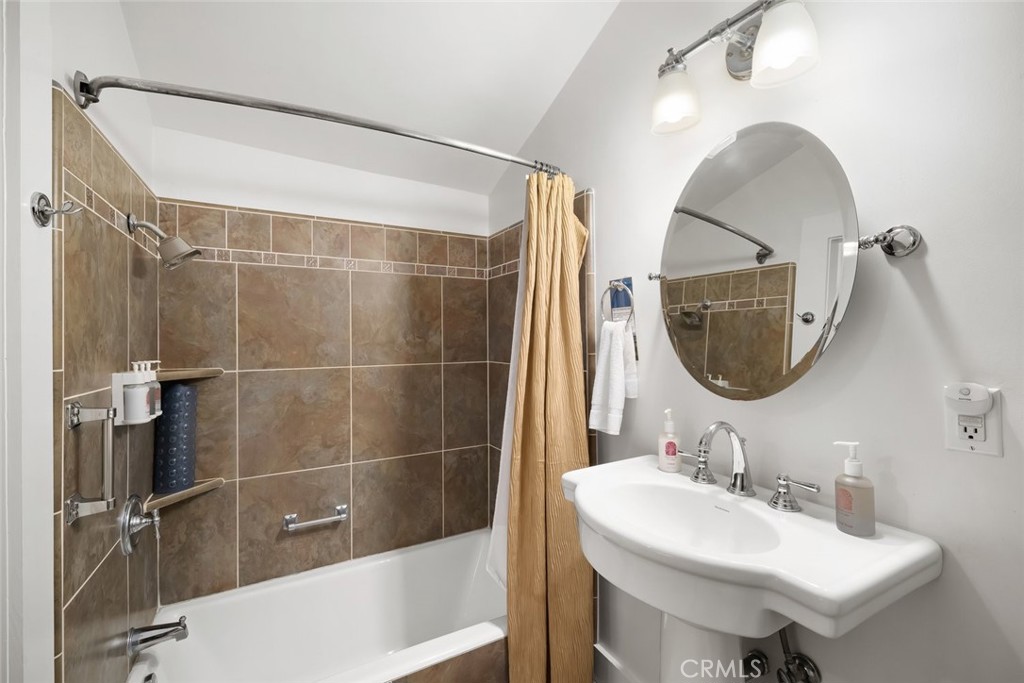 2476 Main Street, Cambria, CA 93428