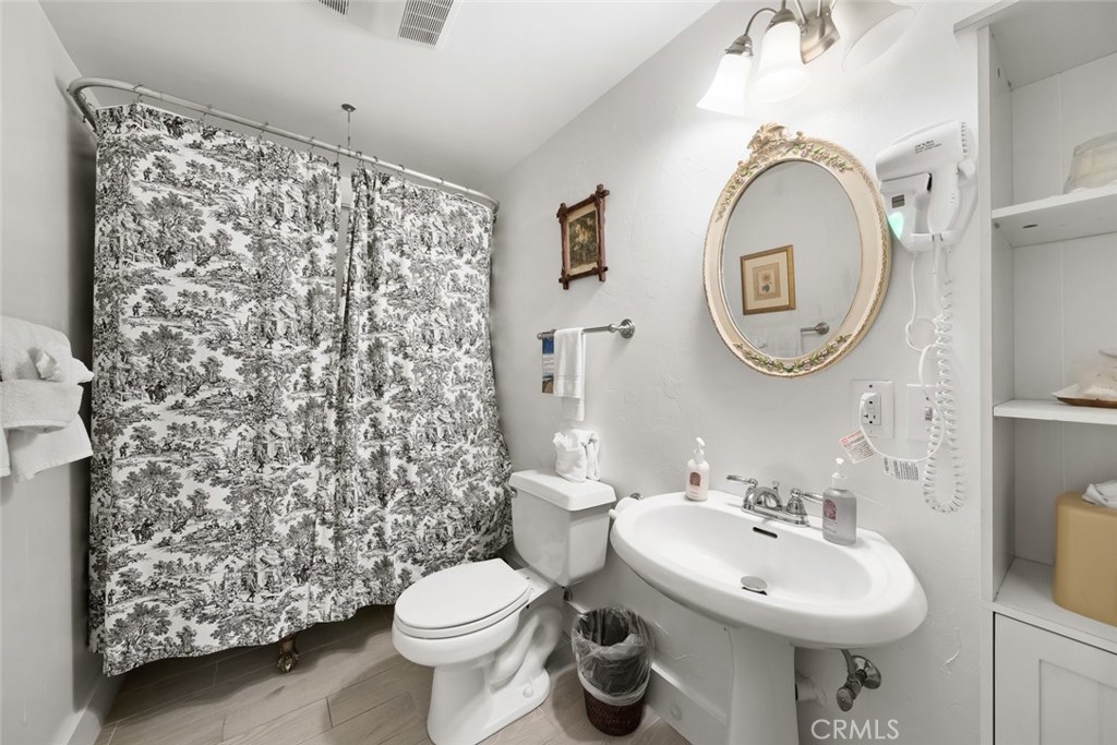 2476 Main Street, Cambria, CA 93428