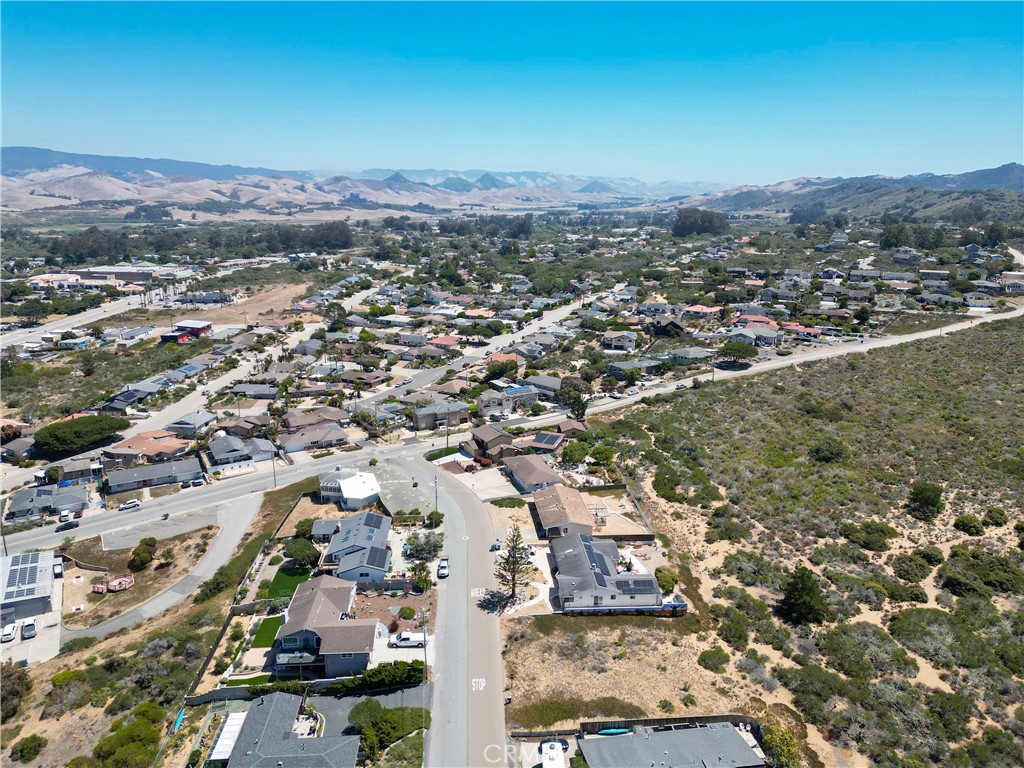 915 Highland Dr, Los Osos, CA 93402