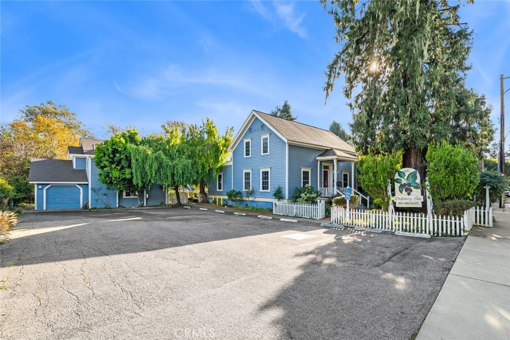 2476 Main Street, Cambria, CA 93428
