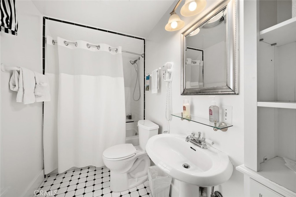 2476 Main Street, Cambria, CA 93428