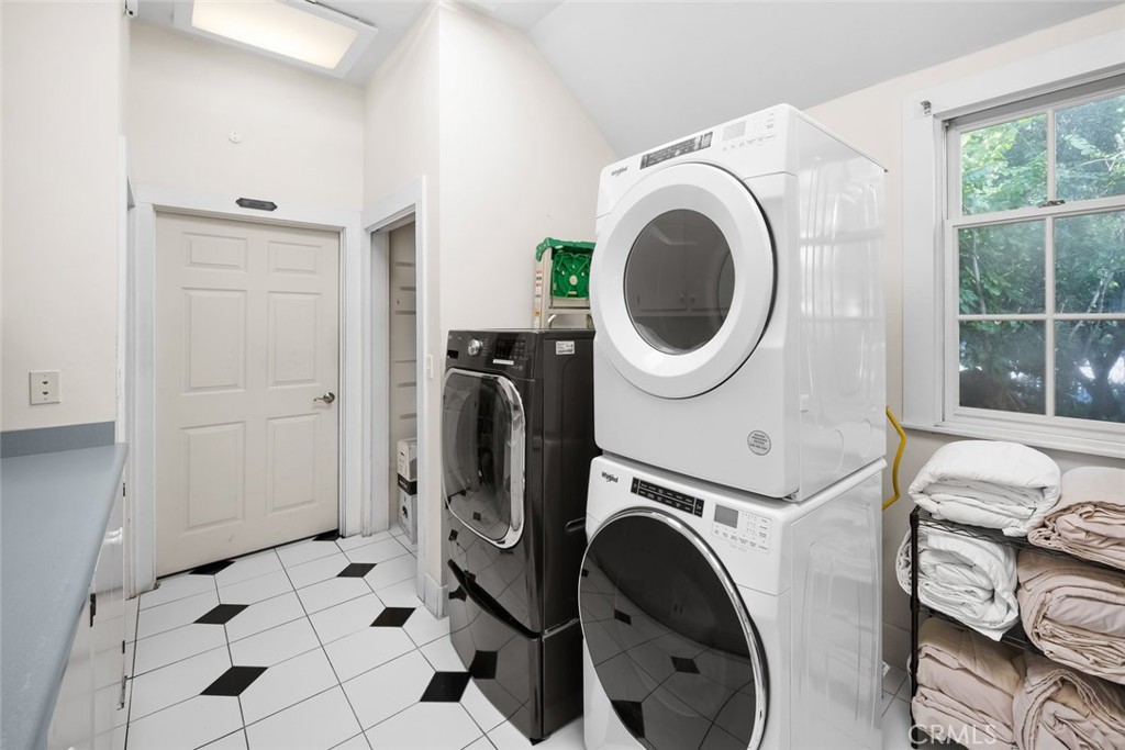 2476 Main Street, Cambria, CA 93428