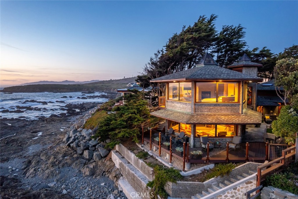 2431 Sherwood Drive, Cambria, CA 93428