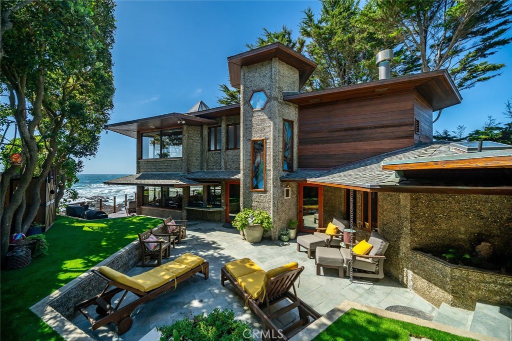 2431 Sherwood Drive, Cambria, CA 93428