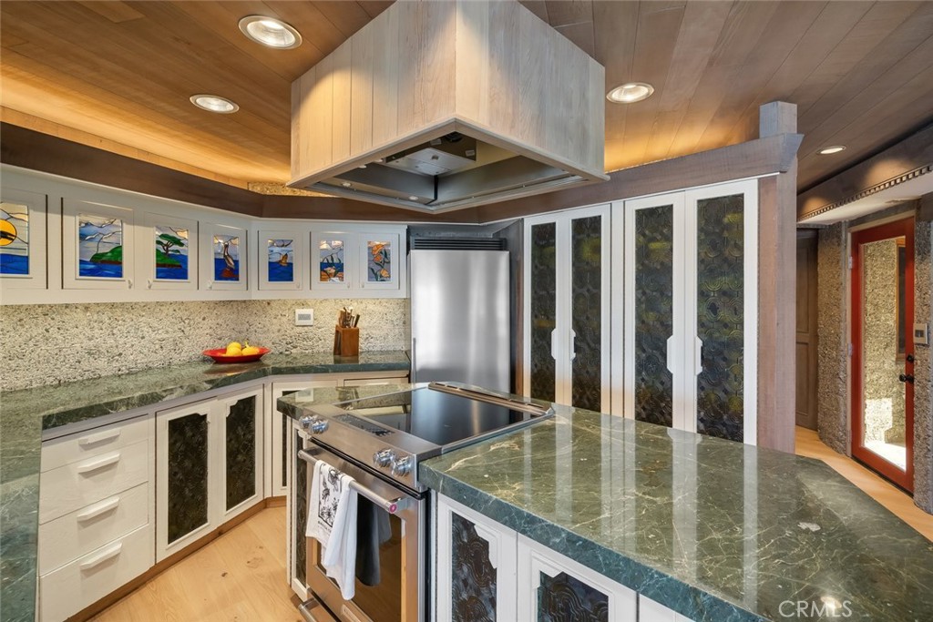 2431 Sherwood Drive, Cambria, CA 93428