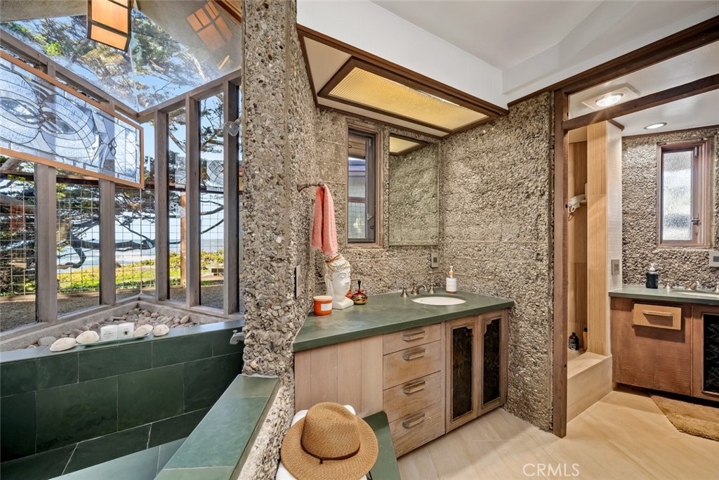 2431 Sherwood Drive, Cambria, CA 93428