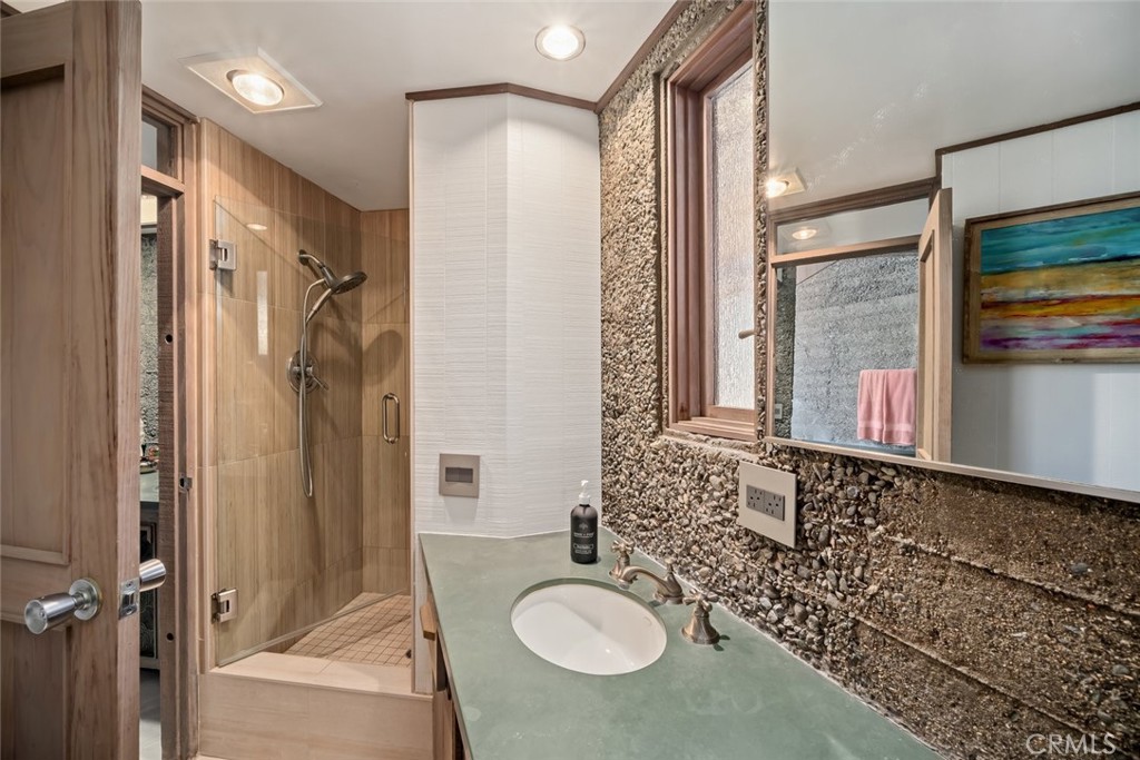 2431 Sherwood Drive, Cambria, CA 93428