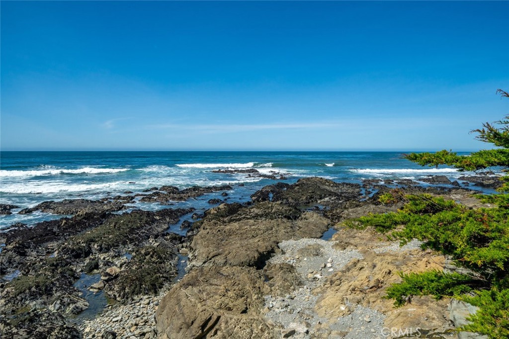 2431 Sherwood Drive, Cambria, CA 93428