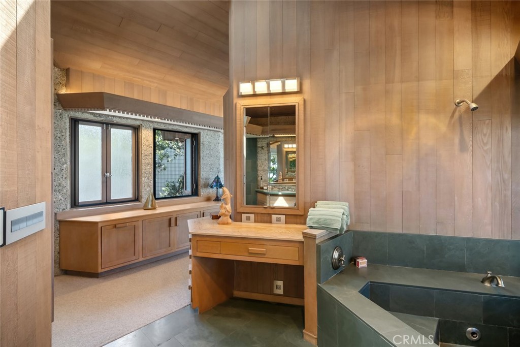 2431 Sherwood Drive, Cambria, CA 93428