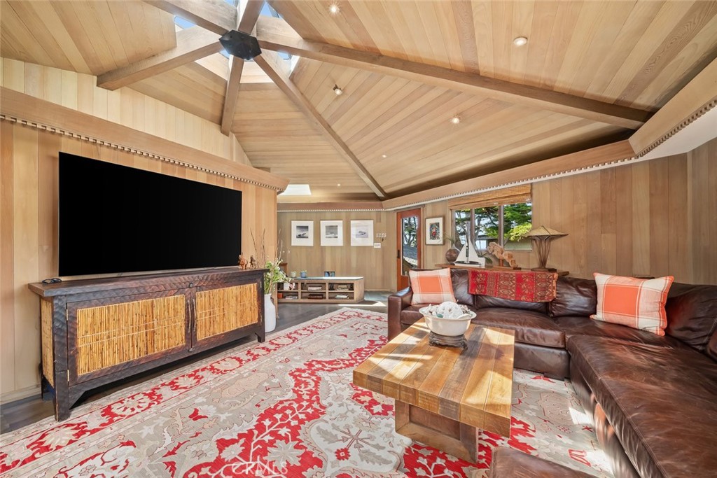 2431 Sherwood Drive, Cambria, CA 93428