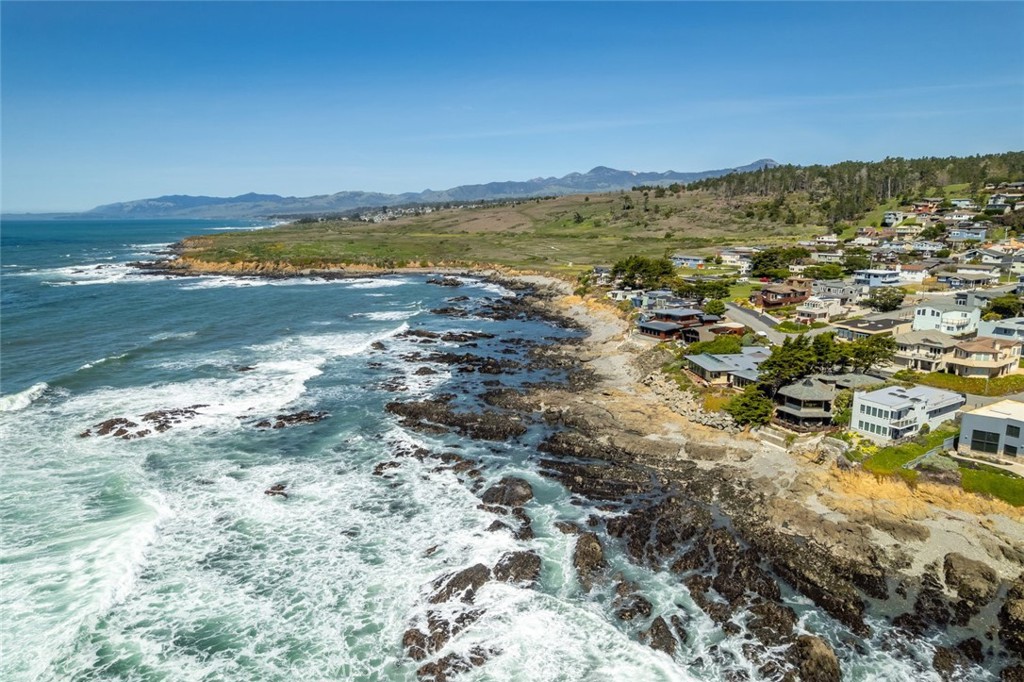 2431 Sherwood Drive, Cambria, CA 93428