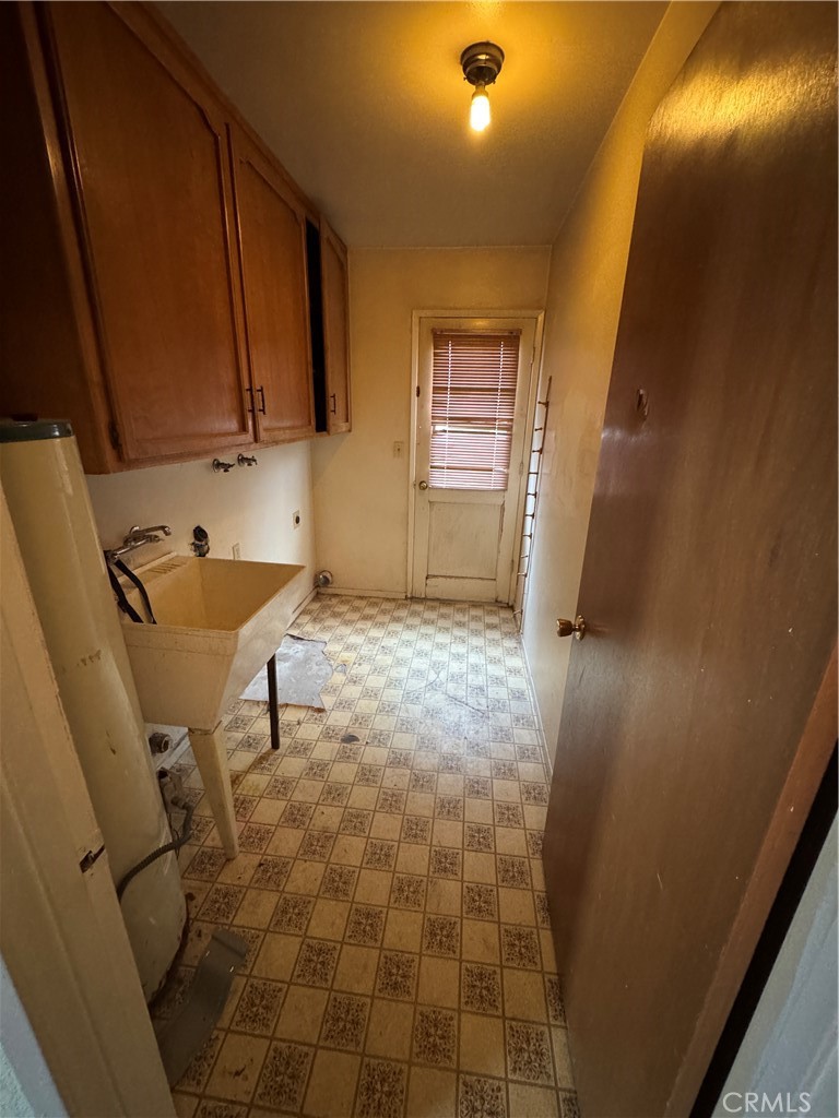 2433 W Clemenceau, Caruthers, CA 93609