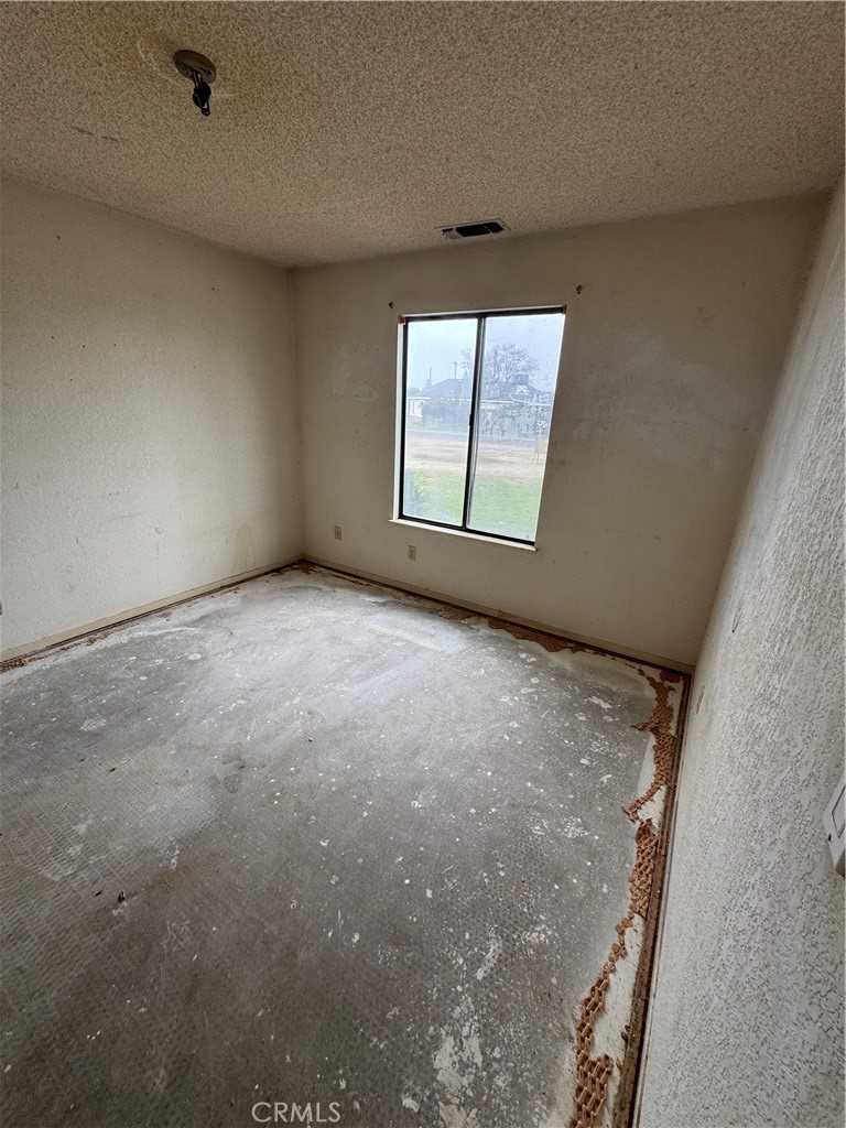 2433 W Clemenceau, Caruthers, CA 93609