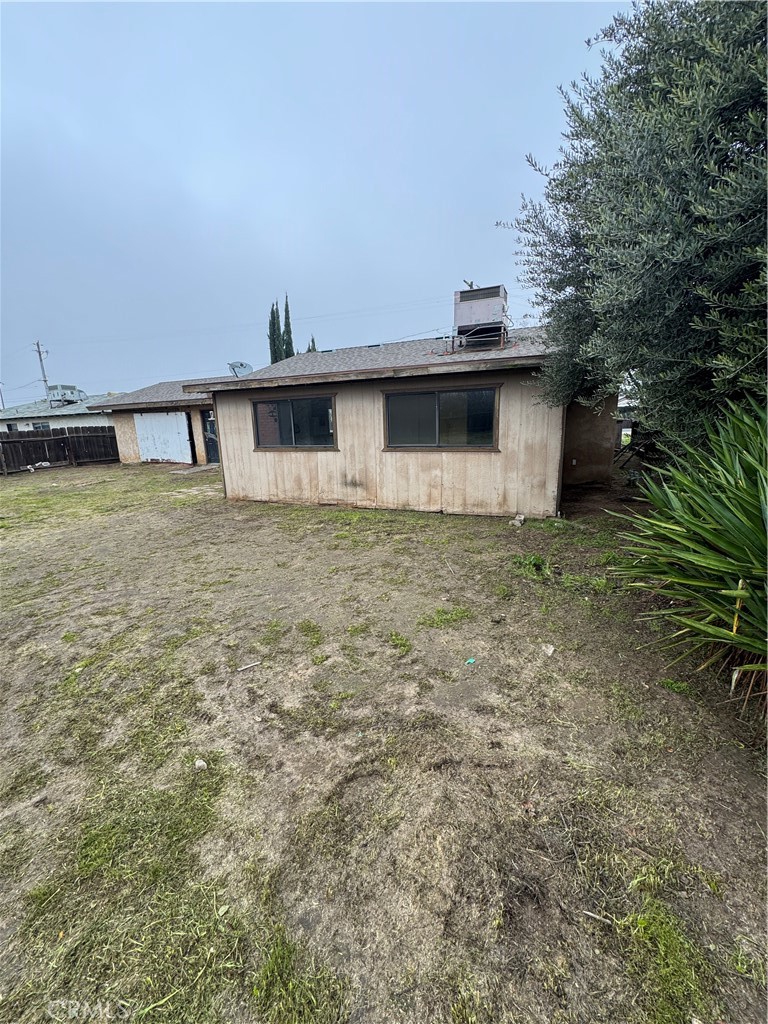 2433 W Clemenceau, Caruthers, CA 93609