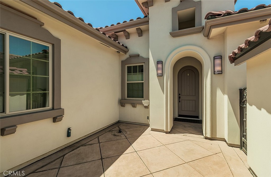 1562 N Empire Ln, Clovis, CA 93619