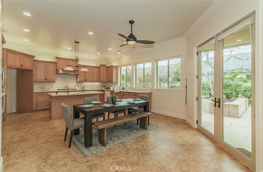 1562 N Empire Ln, Clovis, CA 93619