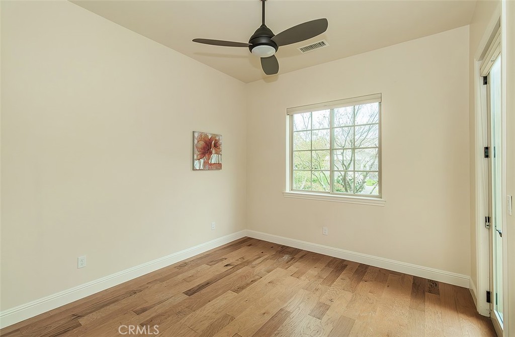 1562 N Empire Ln, Clovis, CA 93619