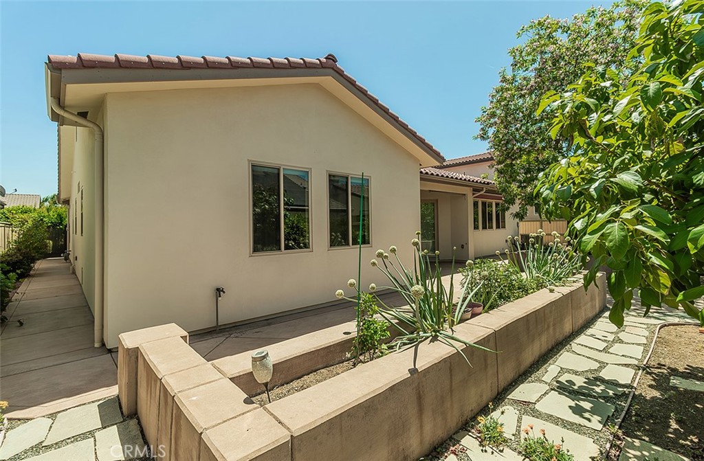 1562 N Empire Ln, Clovis, CA 93619