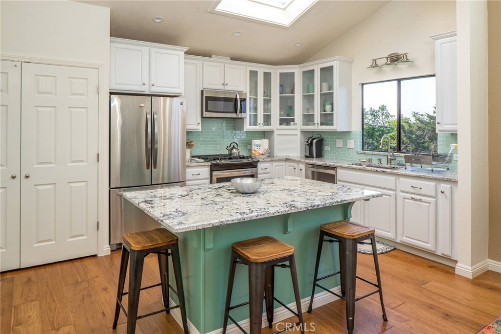 5198 Whitehall Ave, Cambria, CA 93428