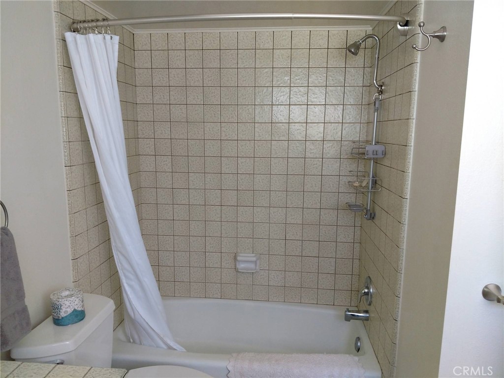 5198 Whitehall Ave, Cambria, CA 93428