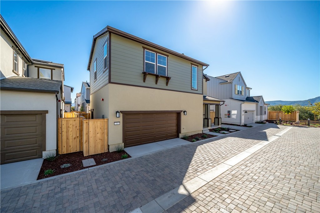 211 Foxtrot Ct, San Luis Obispo, CA 93401