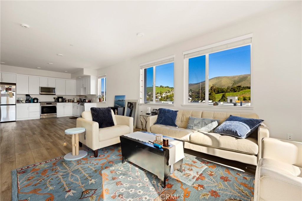 2475 Victoria, San Luis Obispo, CA 93401