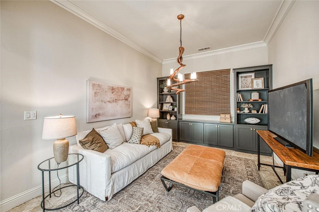 2824 E Omaha, Fresno, CA 93720