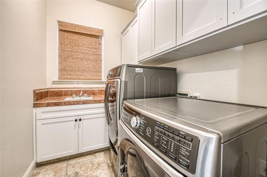 2824 E Omaha, Fresno, CA 93720