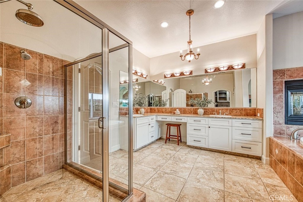 2824 E Omaha, Fresno, CA 93720