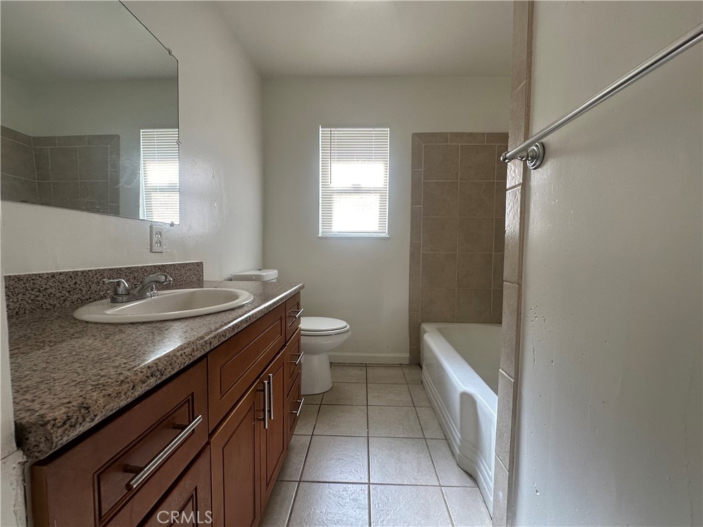 422 N Glenn, Fresno, CA 93701