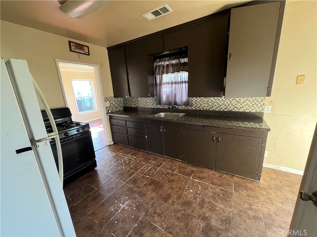 3326 W Henson, Riverdale, CA 93656