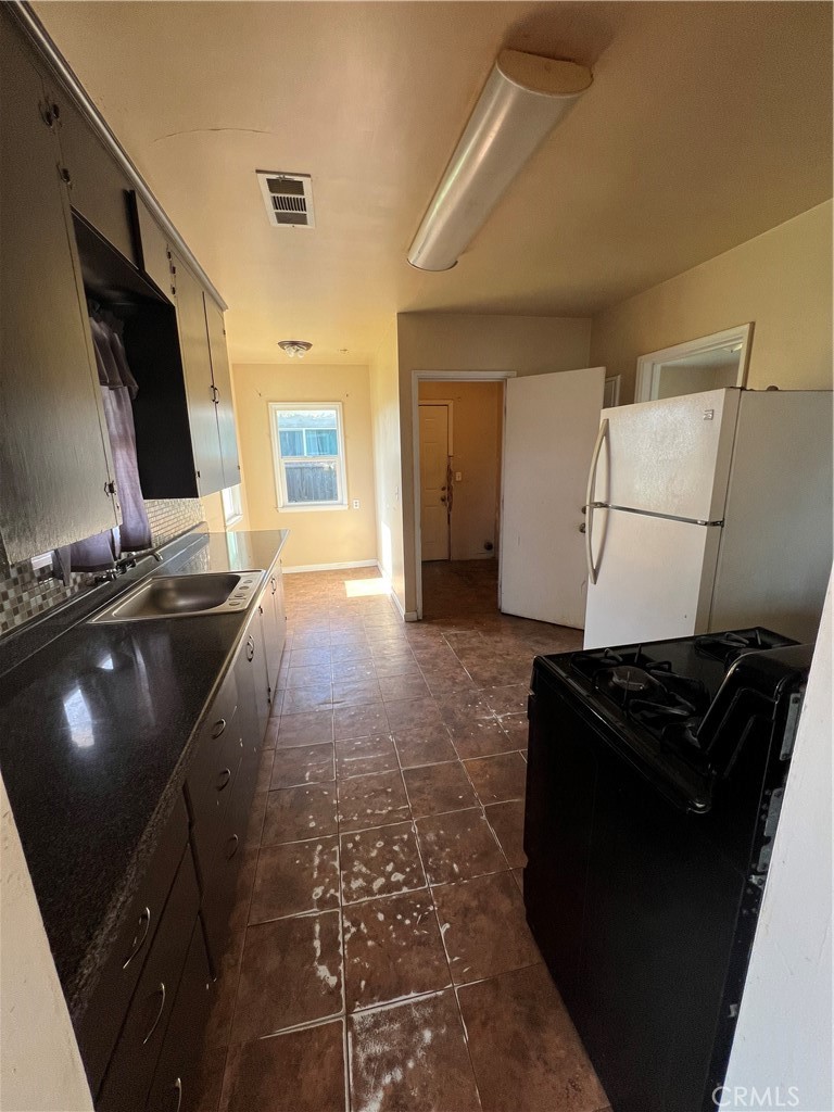 3326 W Henson, Riverdale, CA 93656