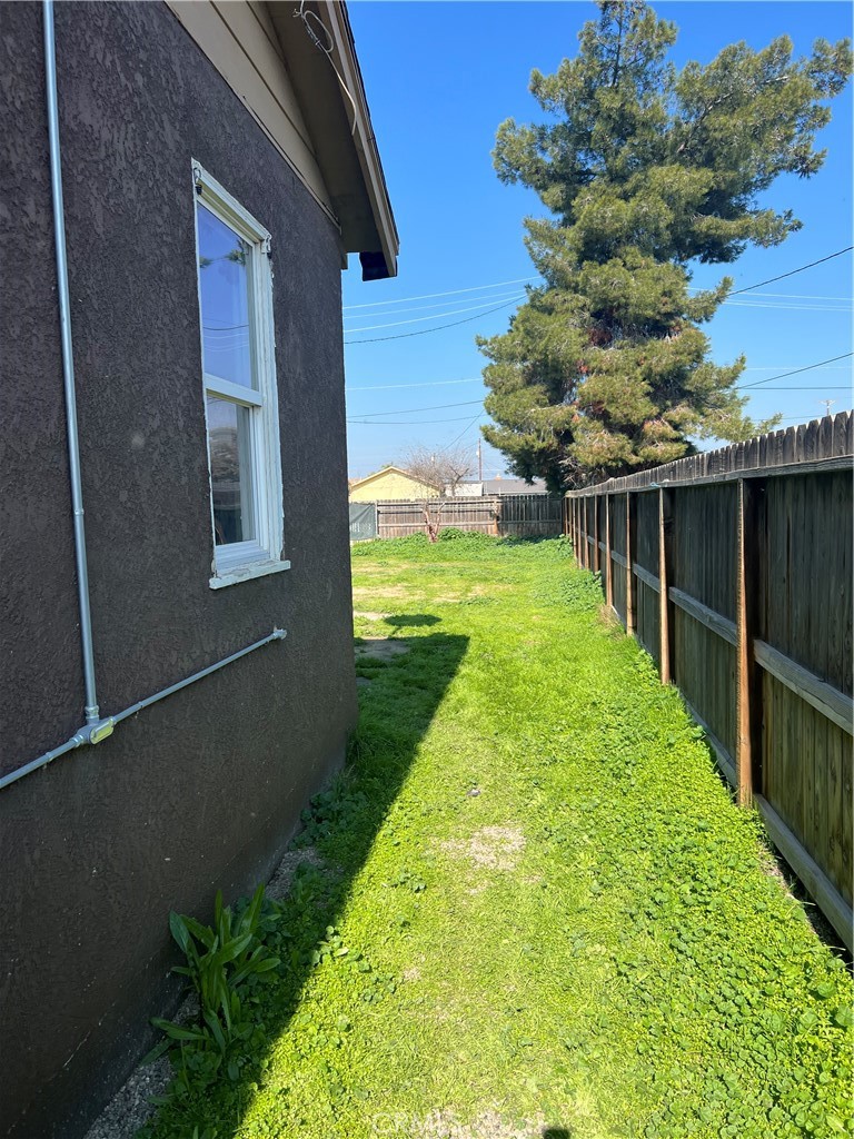 3326 W Henson, Riverdale, CA 93656