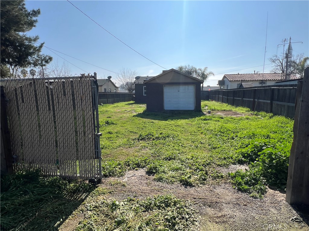 3326 W Henson, Riverdale, CA 93656