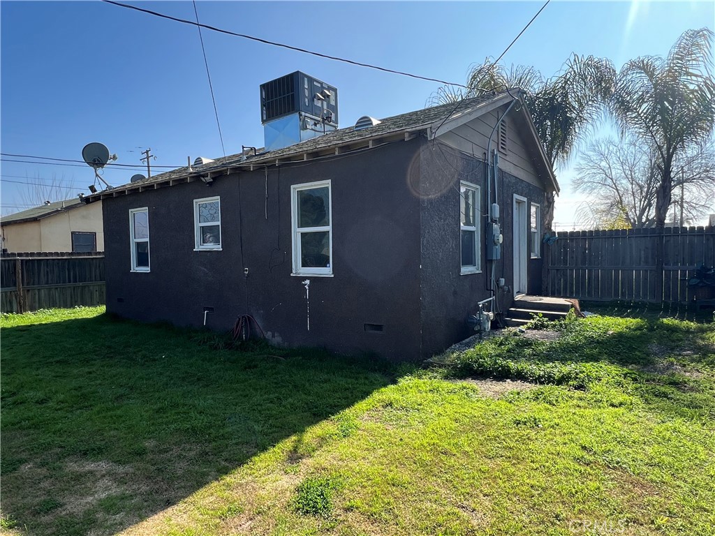 3326 W Henson, Riverdale, CA 93656