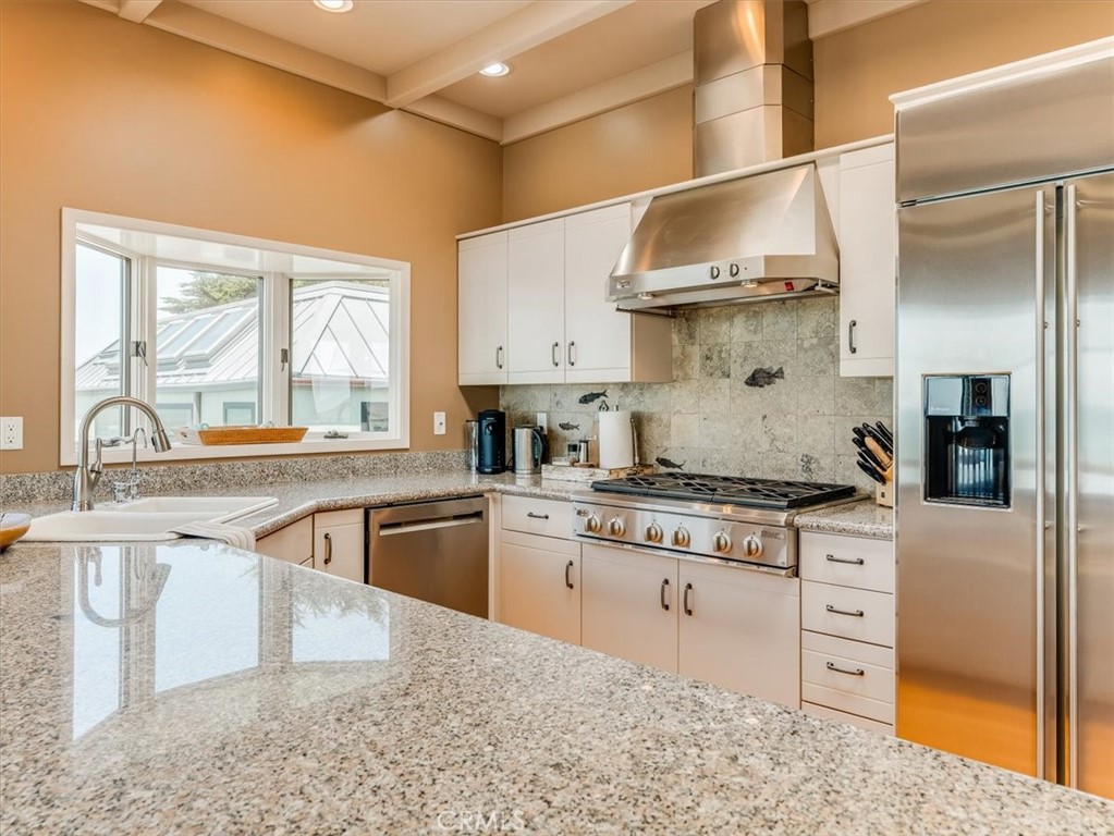 2585 Sherwood Dr, Cambria, CA 93428