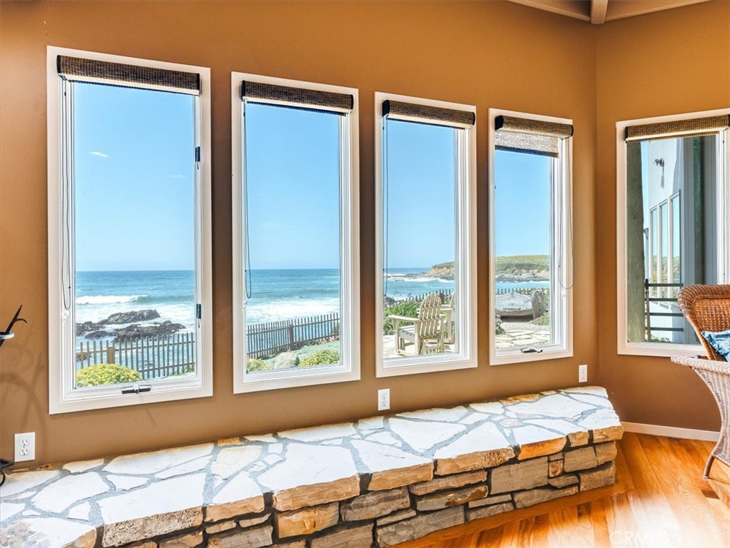 2585 Sherwood Dr, Cambria, CA 93428