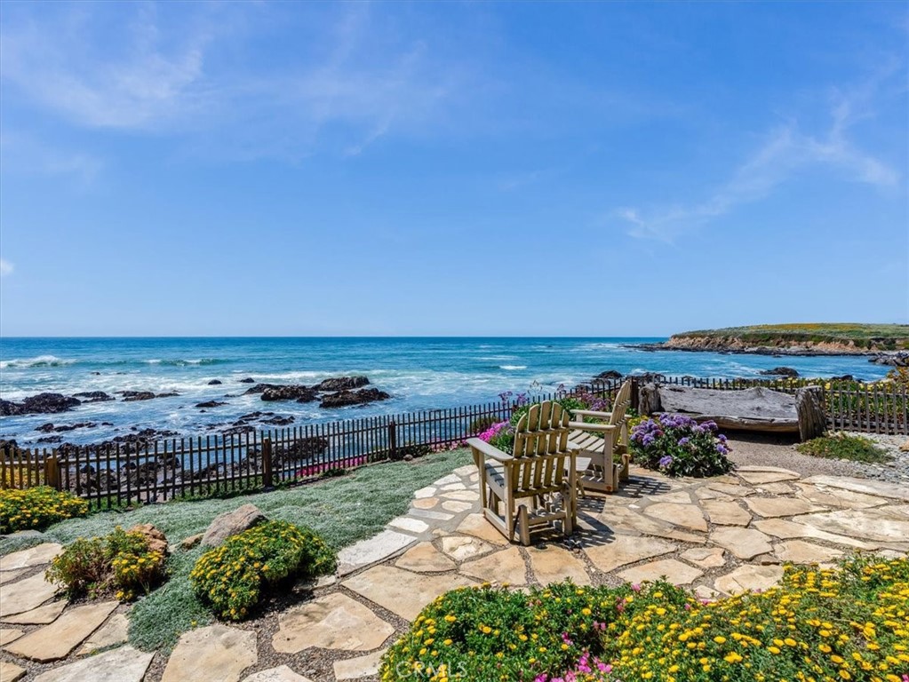 2585 Sherwood Dr, Cambria, CA 93428